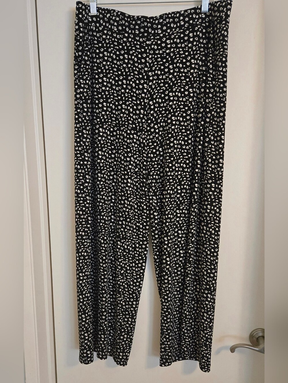 WHBM Classic Black & White Printed Wide-Leg Pants
